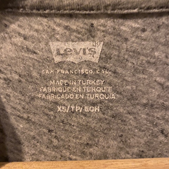 ❤️Levi's Tee Shirt❤️ - Picture 6 of 6